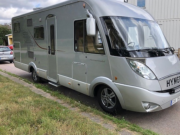 Hymer B674SL 2 of 5