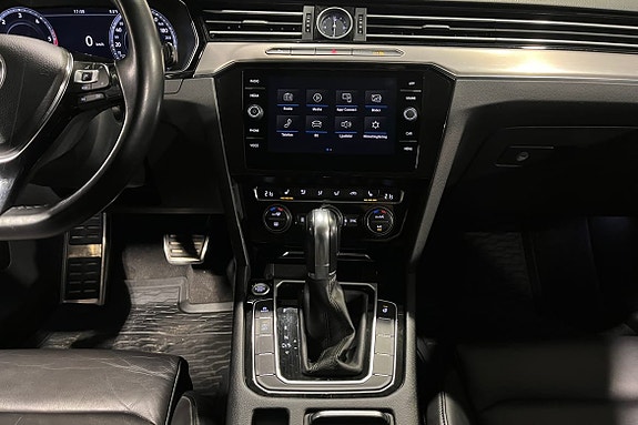 Volkswagen Passat Alltrack 12 of 19