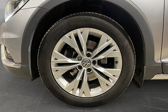 Volkswagen Passat Alltrack 18 of 19