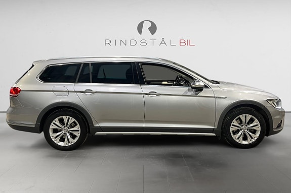 Volkswagen Passat Alltrack 8 of 19