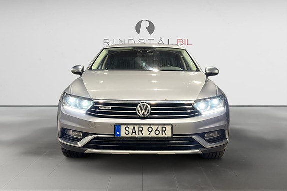 Volkswagen Passat Alltrack 10 of 19