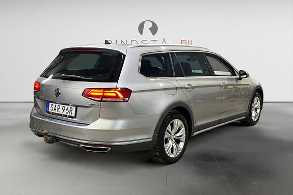 Volkswagen Passat Alltrack 7 of 19