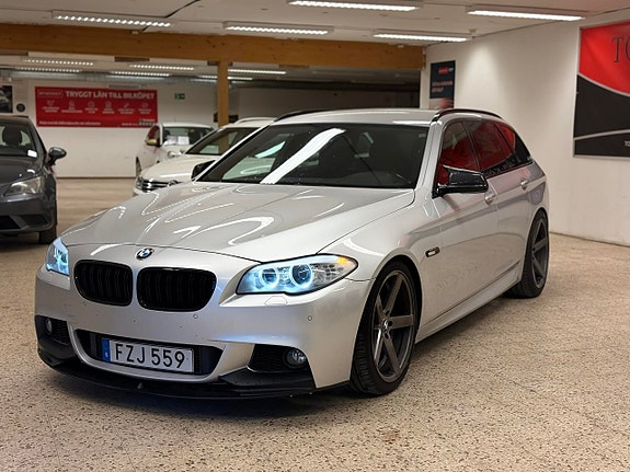 BMW 520d 2 of 5