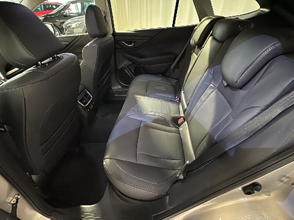 Subaru Outback 10 of 20