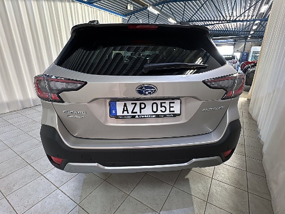 Subaru Outback 3 of 5
