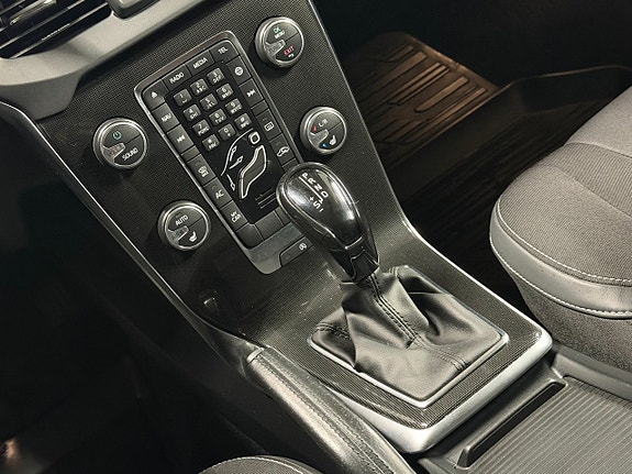 Volvo V40 21 of 27