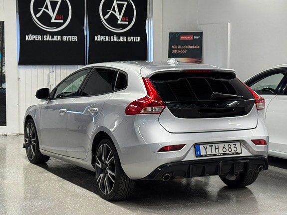 Volvo V40 7 of 27