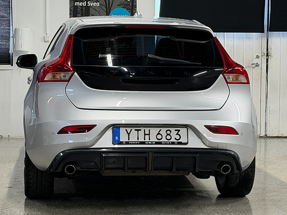 Volvo V40 9 of 27