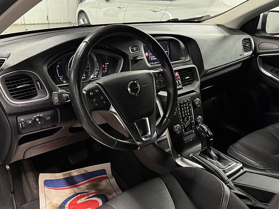 Volvo V40 15 of 27