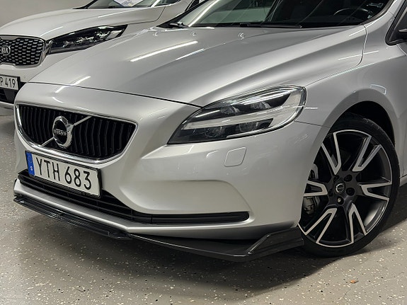 Volvo V40 7 of 27