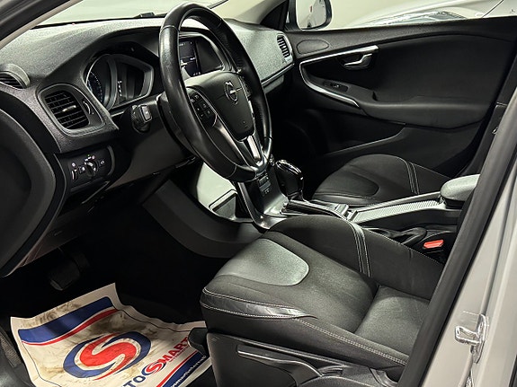 Volvo V40 23 of 27