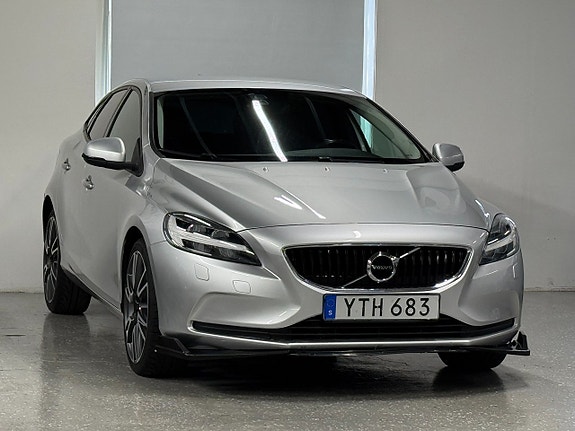Volvo V40 4 of 27