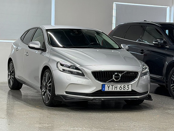 Volvo V40 4 of 27