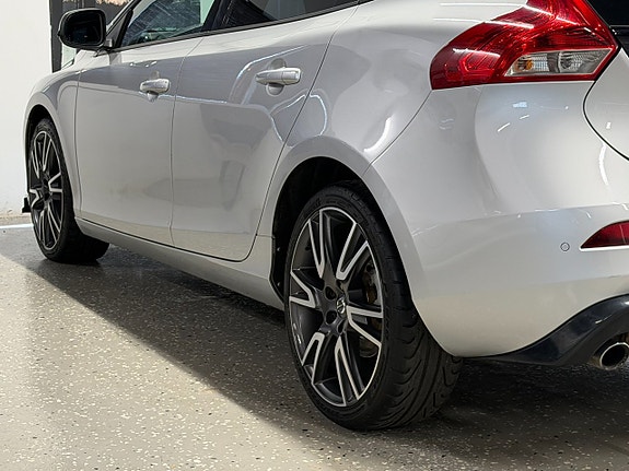 Volvo V40 10 of 27