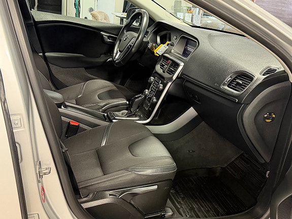 Volvo V40 23 of 27