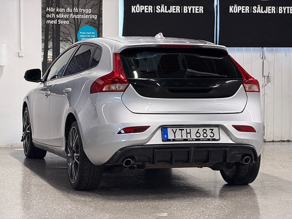 Volvo V40 6 of 27