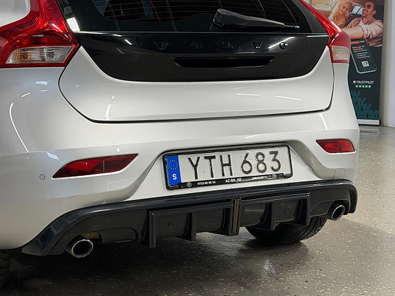 Volvo V40 11 of 27