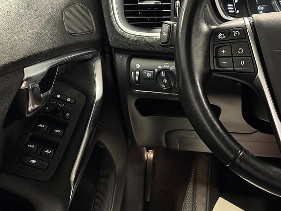 Volvo V40 19 of 27