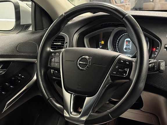 Volvo V40 14 of 27