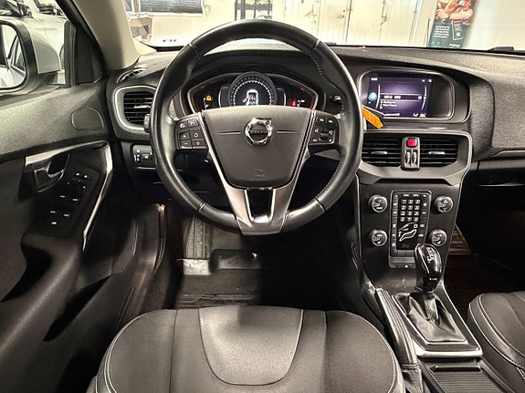 Volvo V40 14 of 27