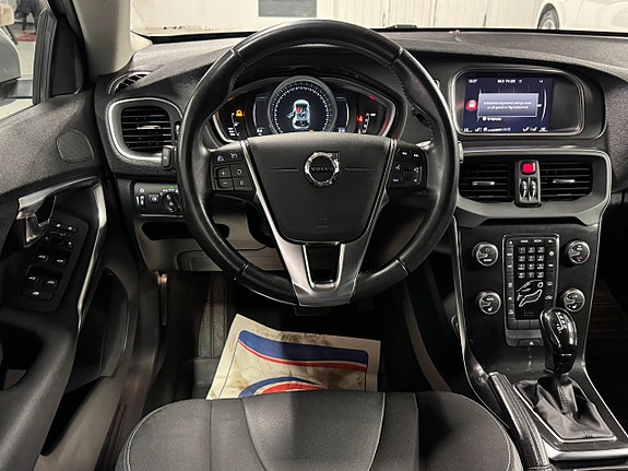 Volvo V40 13 of 27