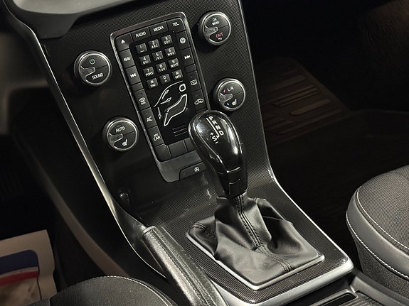 Volvo V40 20 of 27
