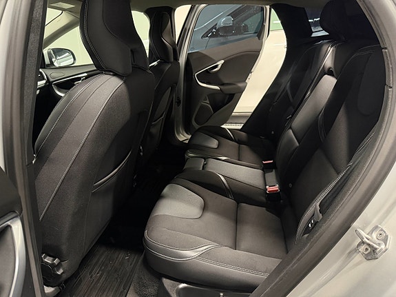 Volvo V40 25 of 27