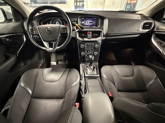 Volvo V40 13 of 27