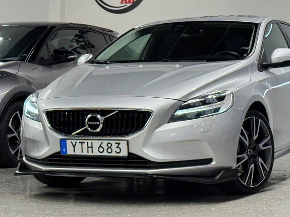 Volvo V40 3 of 27