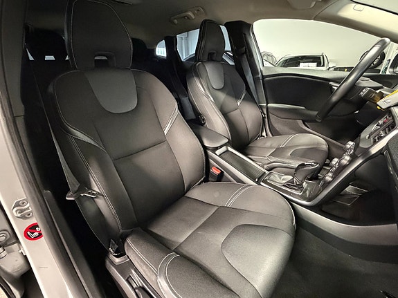 Volvo V40 24 of 27