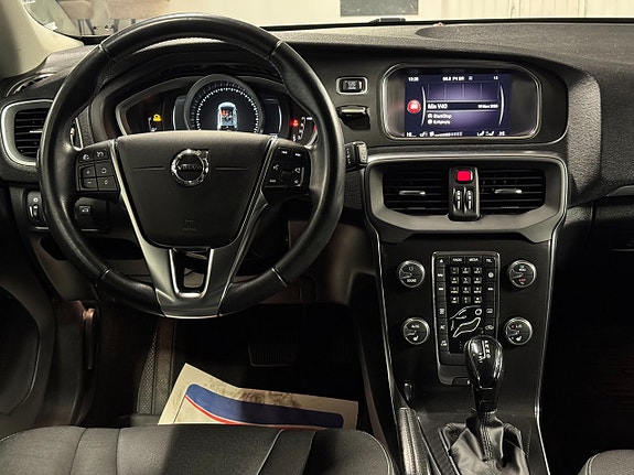 Volvo V40 12 of 27