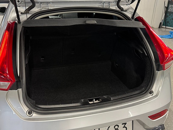 Volvo V40 27 of 27