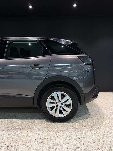 Peugeot 3008 4 of 5