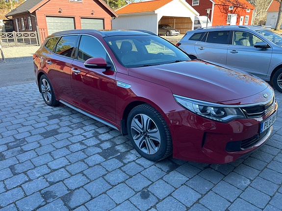 Kia Optima 2 of 17
