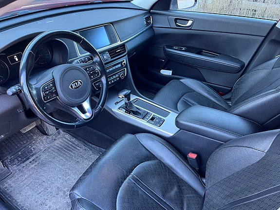 Kia Optima 7 of 17