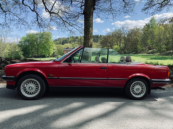 BMW 325i 2 of 5