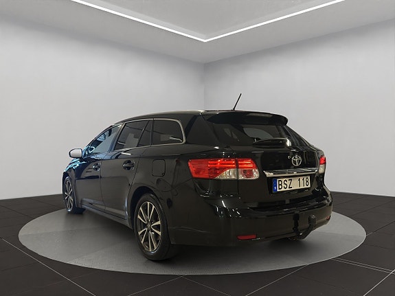 Toyota Avensis 21 of 25