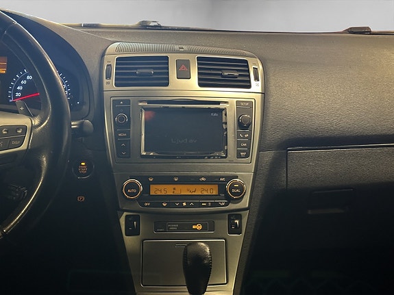 Toyota Avensis 14 of 25