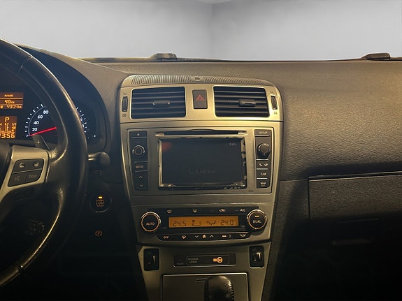 Toyota Avensis 13 of 25