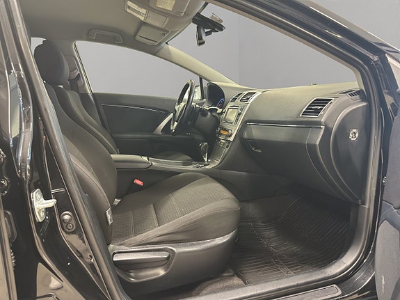 Toyota Avensis 11 of 25