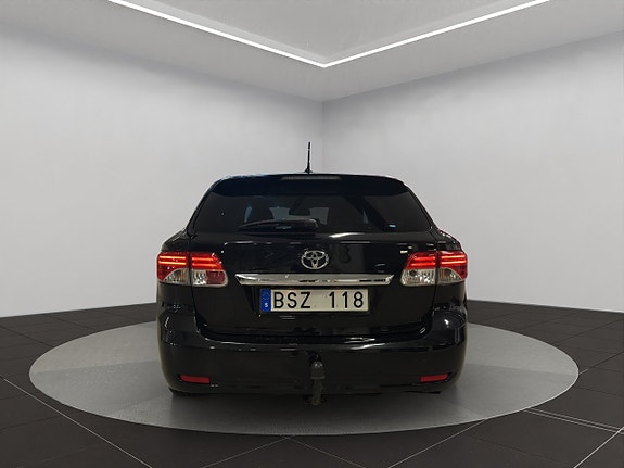 Toyota Avensis 23 of 25