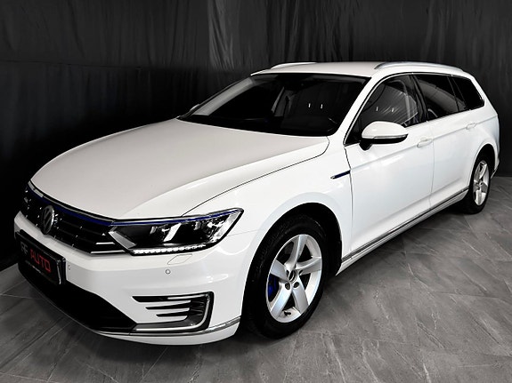 Volkswagen Passat 3 of 5