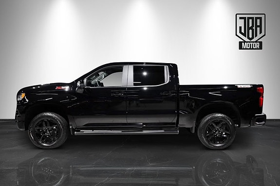 Chevrolet Silverado 1500 2 of 5