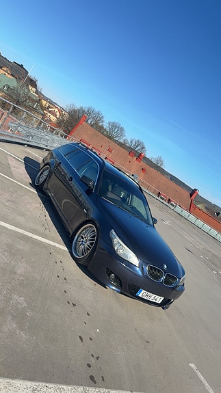 BMW 530d 2 of 5