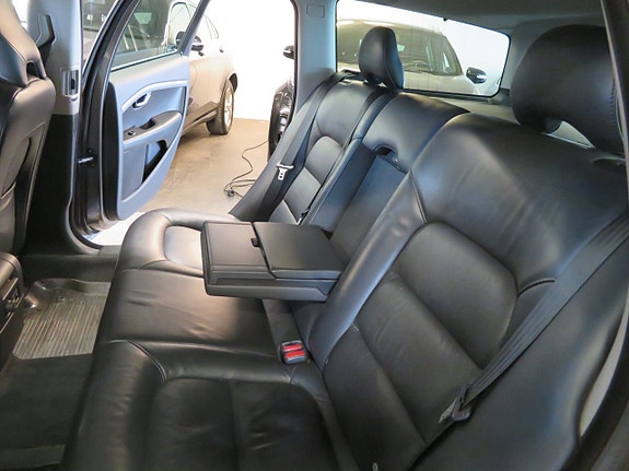 Volvo V70 16 of 18