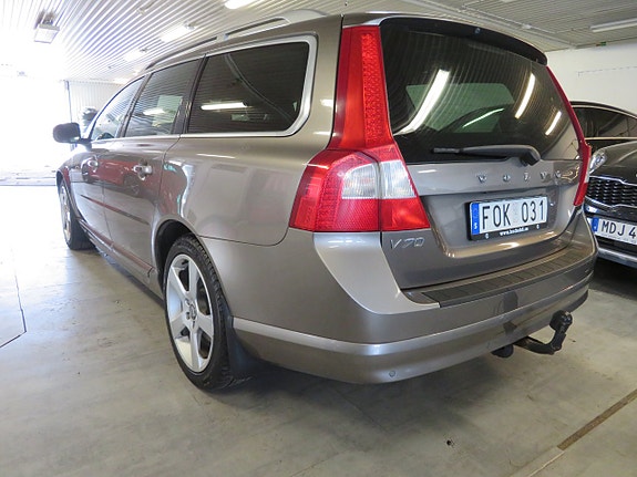 Volvo V70 4 of 18