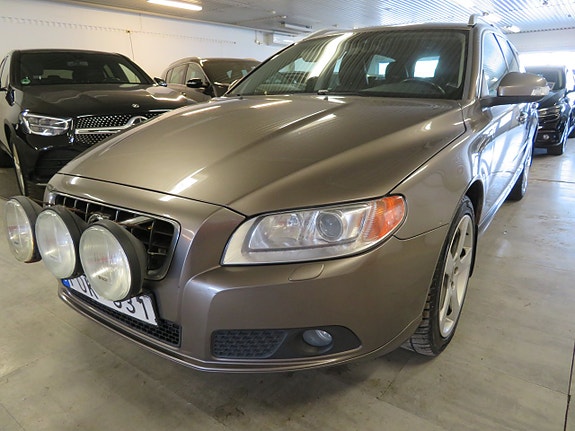 Volvo V70 11 of 18