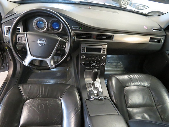 Volvo V70 14 of 18