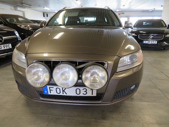 Volvo V70 3 of 18