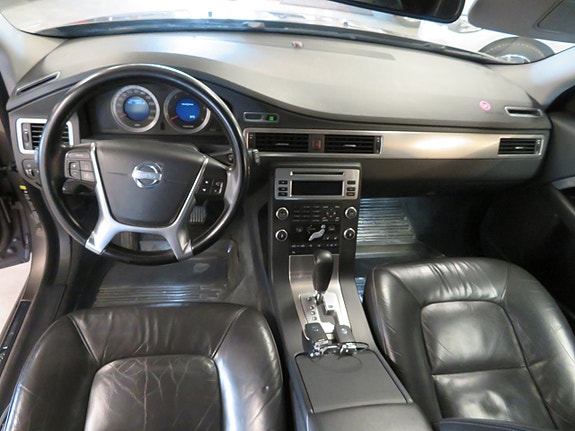 Volvo V70 15 of 18